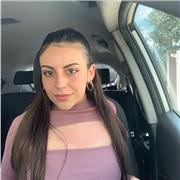 Profesora de inglés para niños y niñas de primaria y secundaria